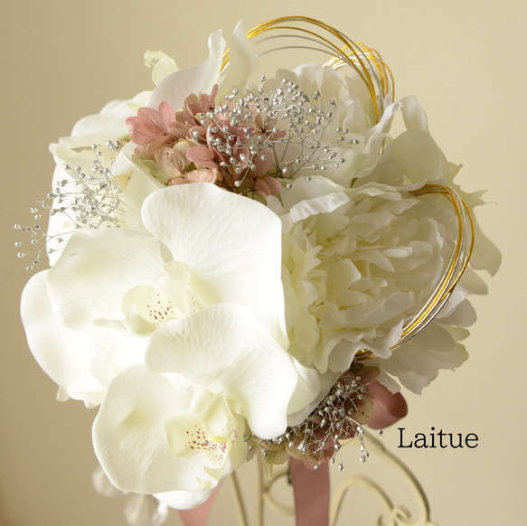 胡蝶蘭とシャクヤクと紫陽花のかわいいクラッチブーケ◇結婚式◇ウェディングブーケ◇ウェディング◇胡蝶蘭 2枚目の画像
