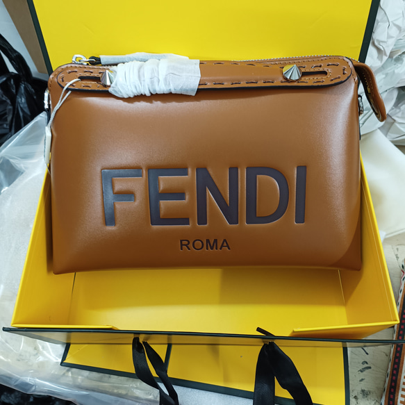 フェンデイショルダーバッグFENDI肩がけバッグ新品未使用最高品質  