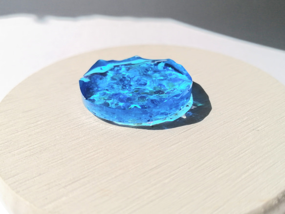 蓄光‪☆暗闇で光る海のコロンとかけら‪(ブルー)☆ / レジン / 海 / 水面 6枚目の画像