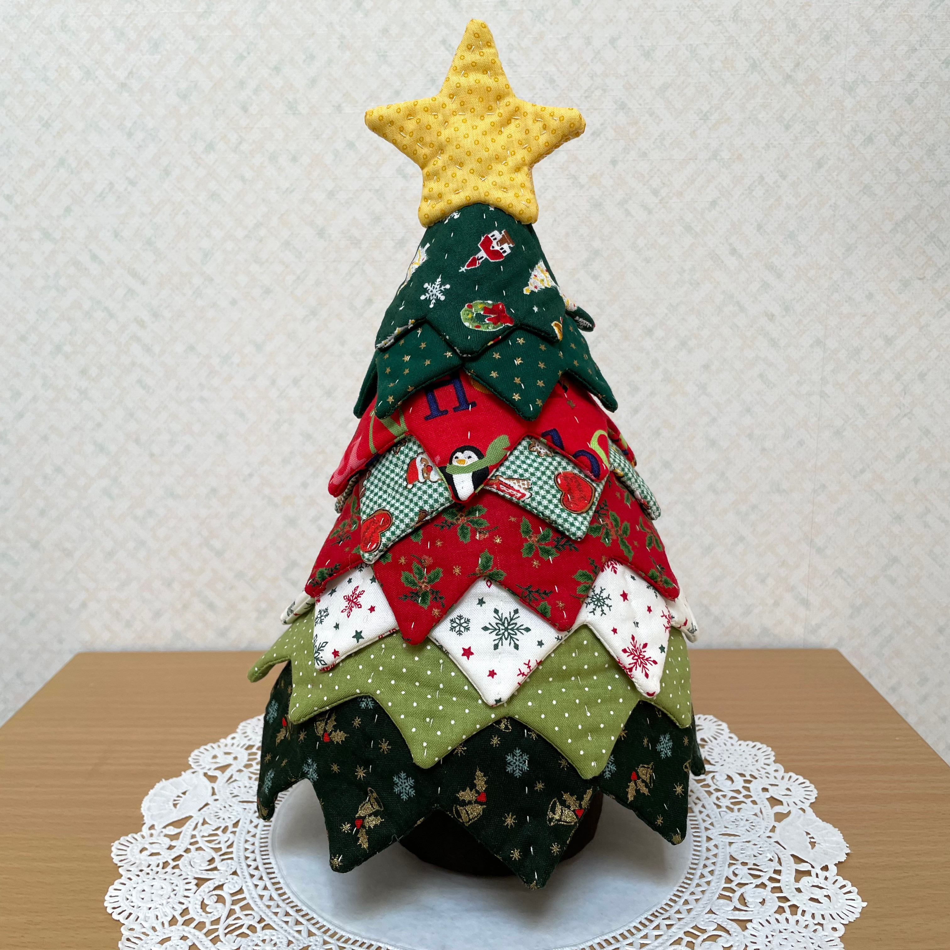 はっちレディダイ未使用保管品　バカラ　クリスマスツリー　赤、クリアー2点 はっちレディダイ未使用保管品 バカラ クリスマスツリー 赤