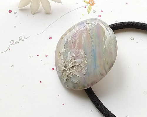 レジンヘアゴム　スクエア　大人カラー　ブルー　マトリカリア　くすみ レジンヘアゴムスクエア大人カラーブルーマトリカリアくすみ