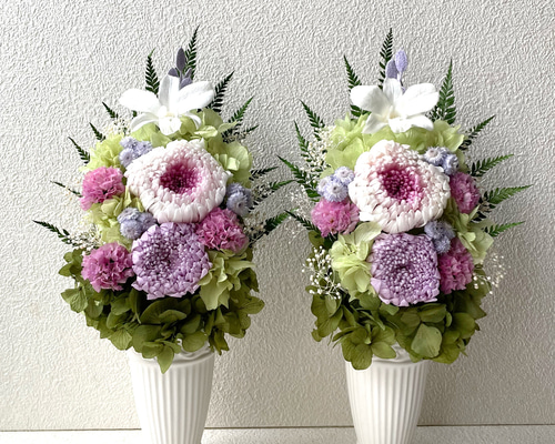 西山熊娘ページ　プリザーブドフラワー仏花　一対　高さ30cm　花器付き 25bb8e8bdfa26cab5ecb04f0c9266a