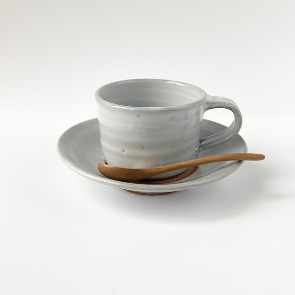 白いコーヒーカップ＆ソーサー　　　【手仕事　和　陶器　民藝】 3枚目の画像