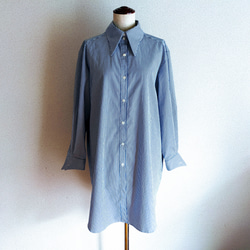 ウィングカラーのストライプシャツ　二つボタンドゥエボットーニ　衿高　コットン　ブルー　白 10枚目の画像