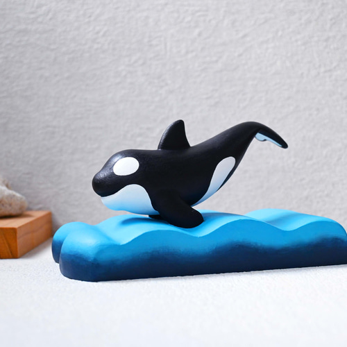 シャチ シャチ 手作り 小さな木彫り 癒しの観賞用クジラの彫刻 彫刻 巧