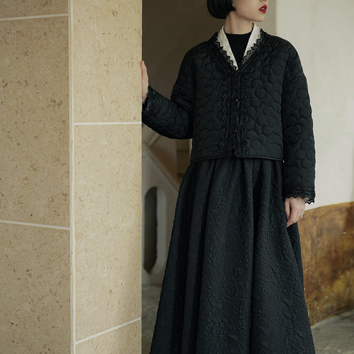 ブラック立体レースキルティング秋冬キルティングジャケットショート