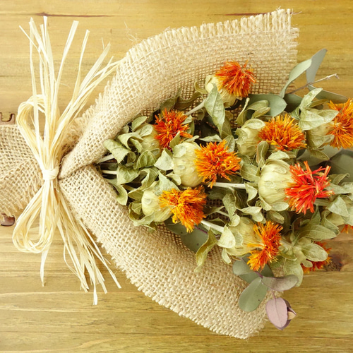 紅花とユーカリのブーケ ドライフラワー ドライフラワー misli