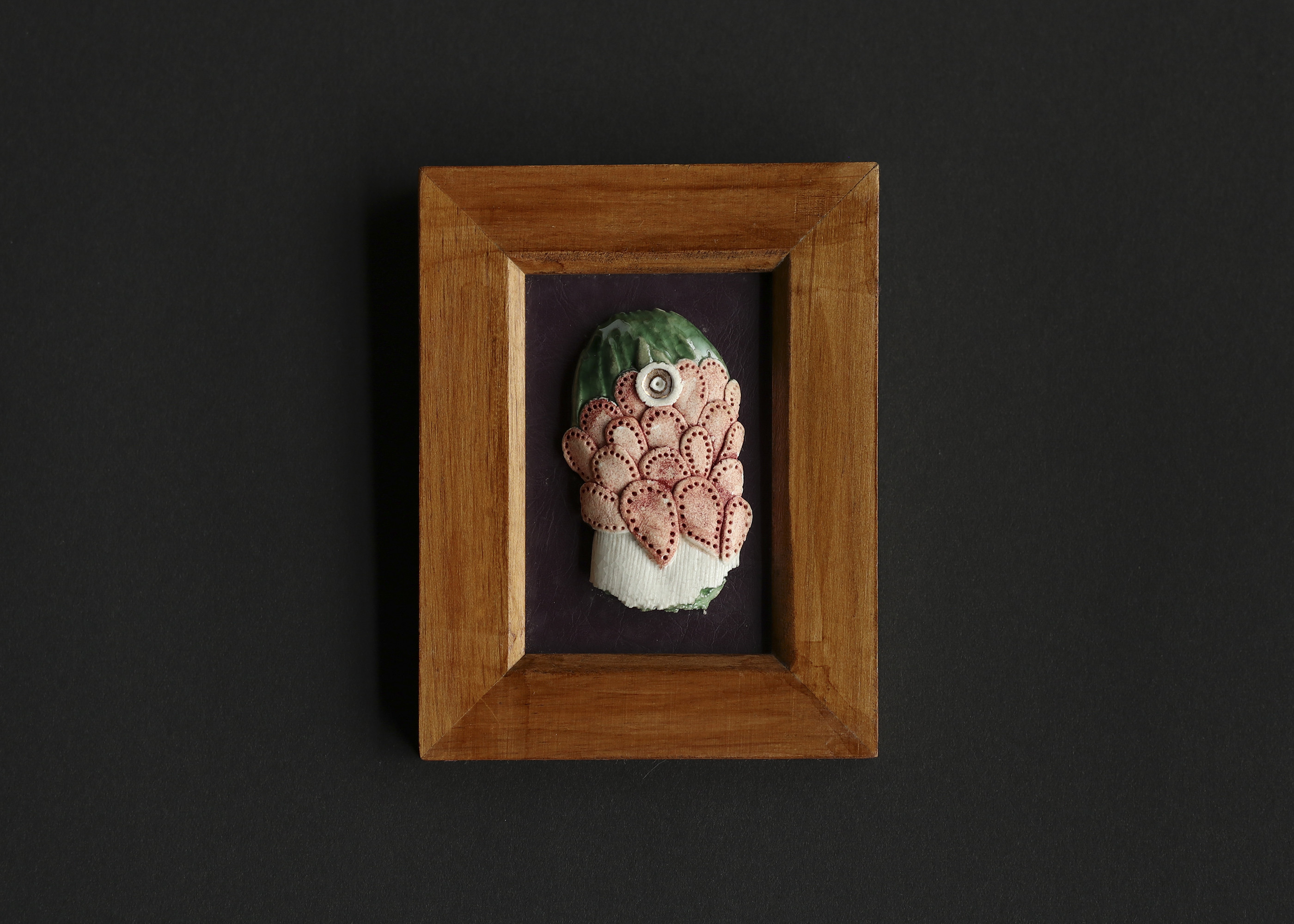 フライブローチ額入り装飾品 フライブローチ額入り装飾品