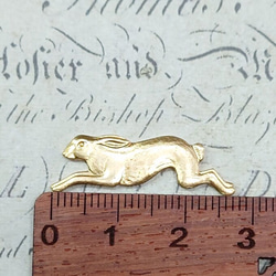 BEHOLD− 兎 カン無し 1個 真鍮製 ウサギ アメリカ製 スタンピング ヴィンテージ風 4枚目の画像