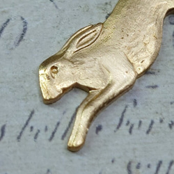 BEHOLD− 兎 カン無し 1個 真鍮製 ウサギ アメリカ製 スタンピング ヴィンテージ風 2枚目の画像