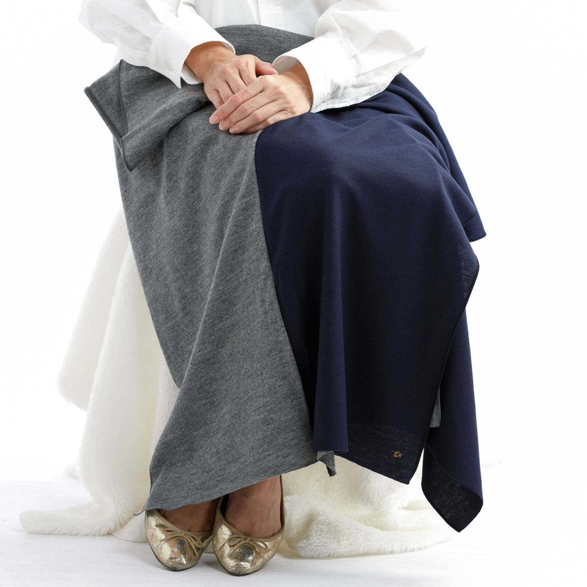 【ひざ掛け】ミッドナイトブルー × 杢グレー [送料無料] ギフトに選ばれる なめらかな肌触りで暖かい ウール100%