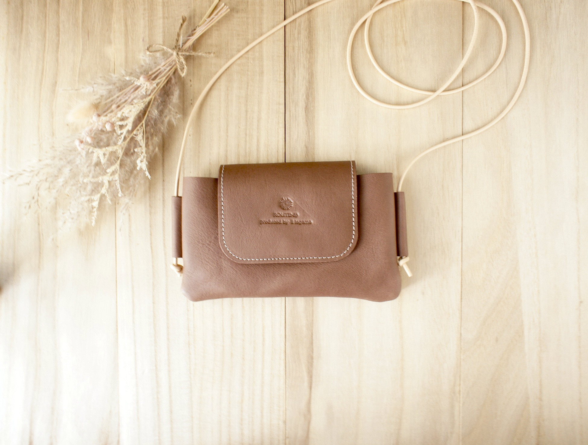 ほっこり落ち着くココアブラウン　ぷっくりしたミニミニお出かけポシェット