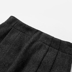 スモークグレー ウール30% 折り紙 ロングスカート 上品 シンプル 後ろウエストゴム 伸縮スカート 見えないファスナー 3枚目の画像