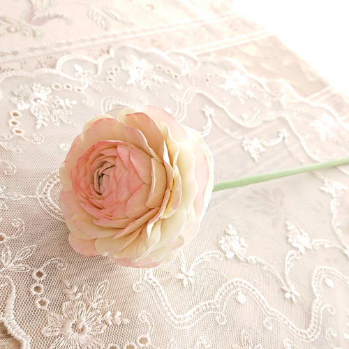 クリーム色 ラナンキュラス アートフラワー　34せたット クリーム色 ラナンキュラス アートフラワー 34せたット