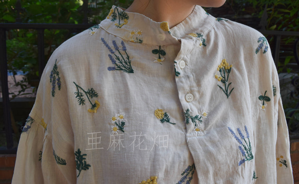綿麻100% シャツ リネンシャツ 長袖 シャツ ブラウス 白 花柄 ブラウス 刺繍 シャツ レディース 柄 シャツ 6枚目の画像