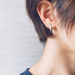 curved bar earring/pierce【silver925】シンプル　華奢　シルバー　シルバー925 1枚目の画像