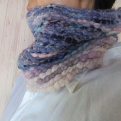 手紡ぎ糸の手織りスヌード　海のような青 3枚目の画像