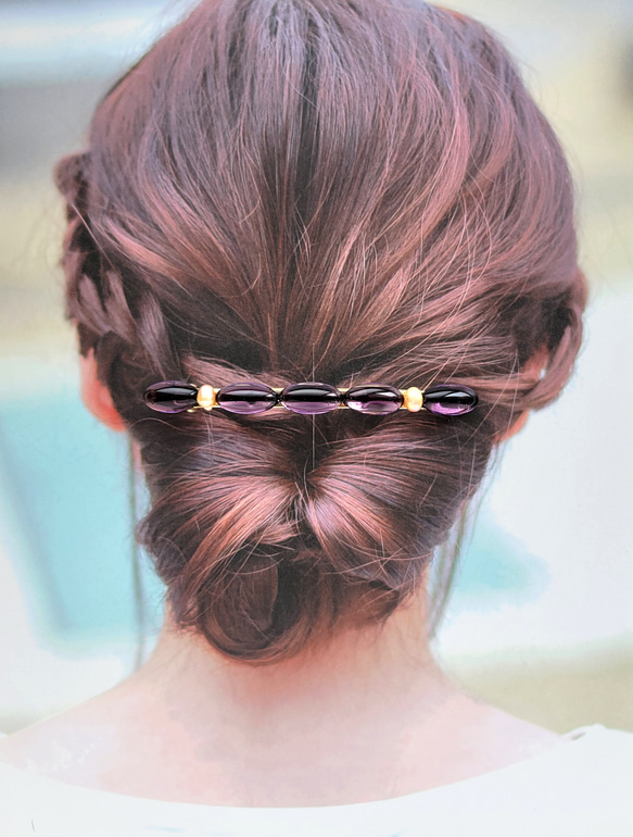 麗しの紫を身にまとう【ロングタイプ】細身のヘアアクセサリー　ヴィンテージガラス　バレッタ　淡水パール 4枚目の画像