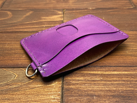 【アウトレット】シンプルな窓付きパスケース横型（紫） 1枚目の画像
