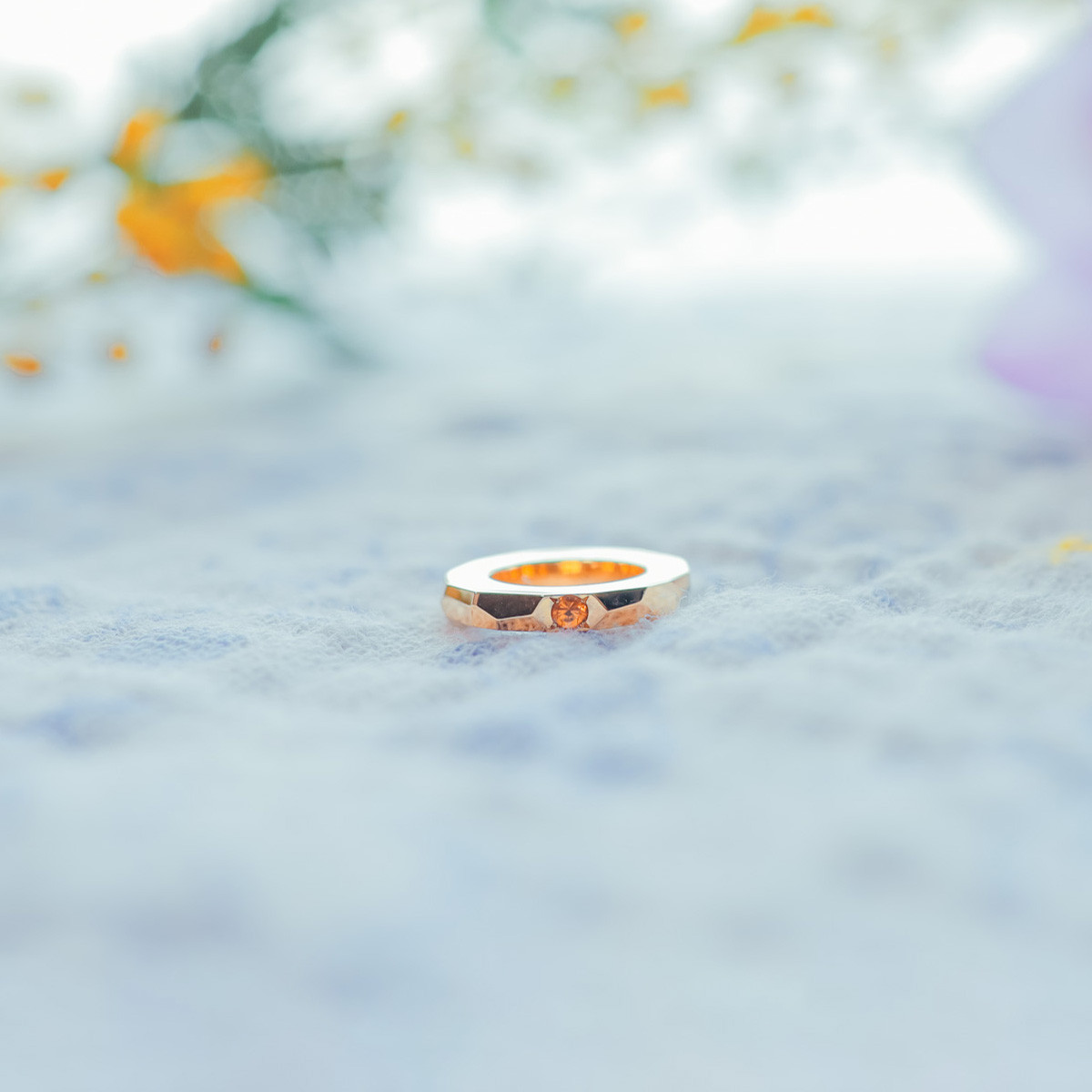 《ゴールドメッキ》ポリゴン型 ベビーリング Martelée 誕生石1つ埋め込み［刻印可］