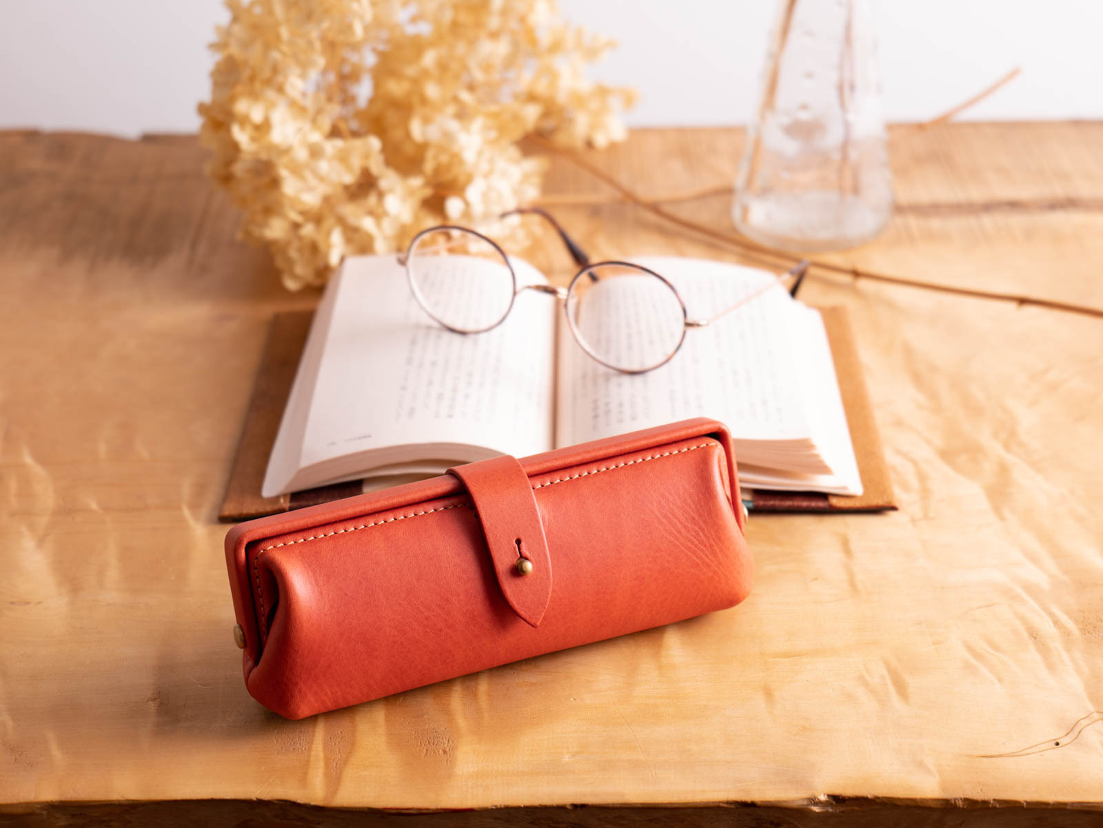 Paka-glass "Slim" ＃コーラル　イタリアンレザーの眼鏡ケース　入学祝い、就職祝いにも