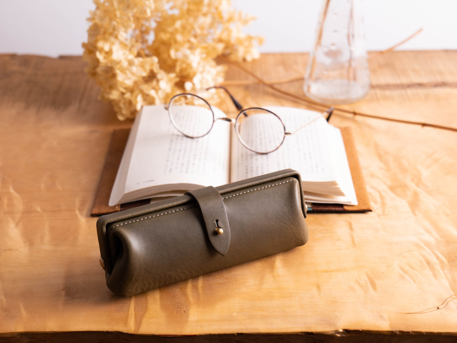 Paka-glass "Slim" ＃エレファントグレー　イタリアンレザーの眼鏡ケース　入学祝い、就職祝いにも