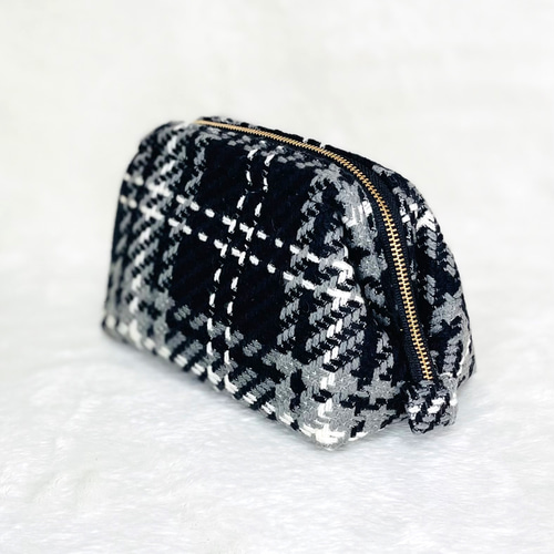 化粧ポーチ(ワイヤーポーチ)／マルチポーチ／ツイード生地／内布