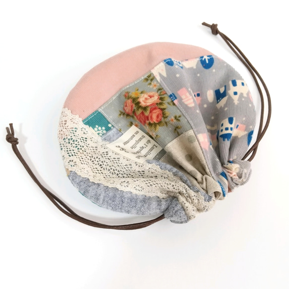 送料無料＞ハンドメイド＊パッチのま～るい巾着袋レースつきグレー系  