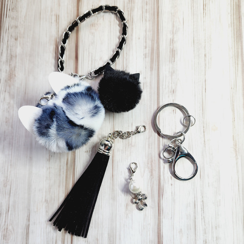 猫耳ファーバッグチャーム(シルバー) その他アクセサリー 手仕事