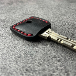 【手工縫製】MIWA PR/PS紅線黑色真皮鑰匙套（用厚皮轉動鑰匙感覺很好⁈） 第8張的照片