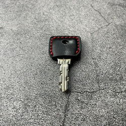 【手工縫製】MIWA PR/PS紅線黑色真皮鑰匙套（用厚皮轉動鑰匙感覺很好⁈） 第11張的照片