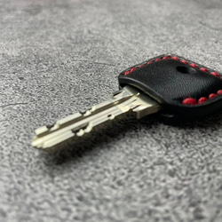 【手工縫製】MIWA PR/PS紅線黑色真皮鑰匙套（用厚皮轉動鑰匙感覺很好⁈） 第12張的照片