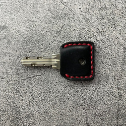 【手工縫製】MIWA PR/PS紅線黑色真皮鑰匙套（用厚皮轉動鑰匙感覺很好⁈） 第3張的照片