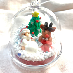 ☆サンタとトナカイスノードーム(1点限り送料無料)　樹脂粘土　置物　クリスマス 1枚目の画像