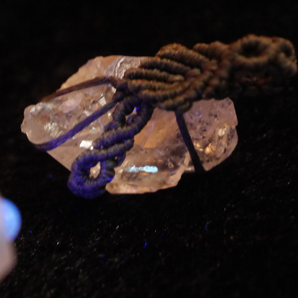 20%OFFSale天然石オイルクォーツ原石のマクラメペンダントトップ❁Deco❁水晶[mpt-221011-01] 5枚目の画像