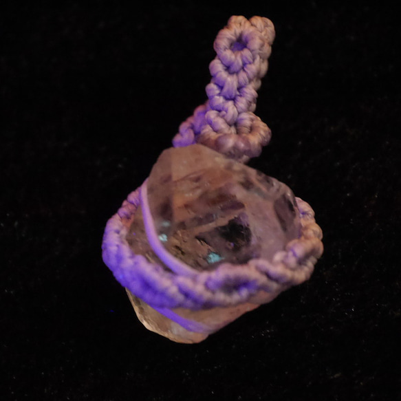 20%OFFSale天然石オイルクォーツ原石のマクラメペンダントトップ❁Deco❁水晶[mpt-221011-02] 6枚目の画像