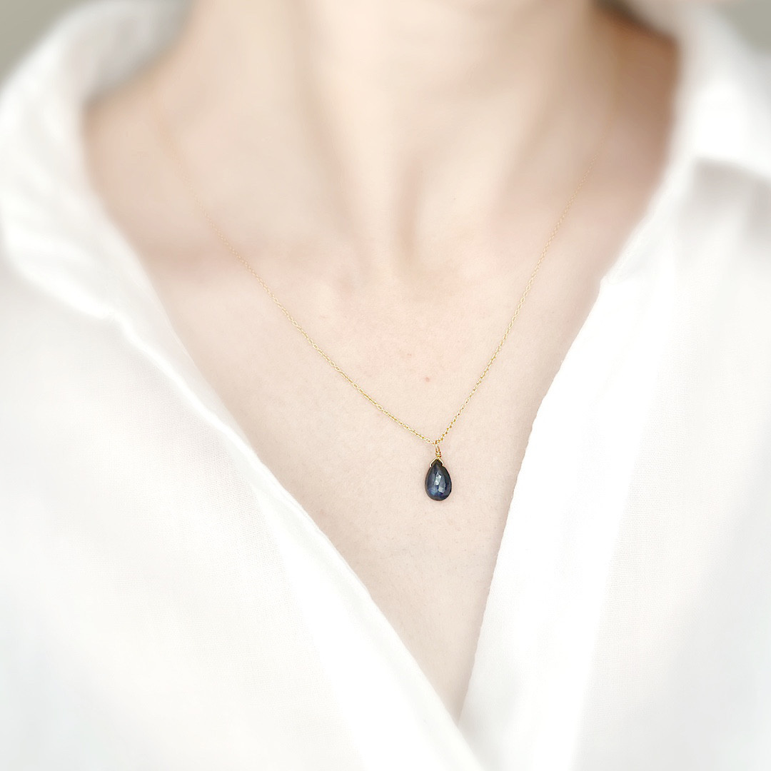 9月誕生石【AAA＋＋サファイア】ティアドロップラフカット✳︎ 14kgf＋24Kcoating 長さ自在ネックレス