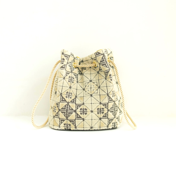 Mt. Kinka Drawstring &lt;未漂白黑色 Kilim 圖案&gt; 2Way 單肩包 Pile Jacqua 第4張的照片