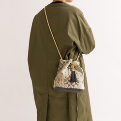 Mt. Kinka Drawstring &lt;未漂白黑色 Kilim 圖案&gt; 2Way 單肩包 Pile Jacqua 第11張的照片