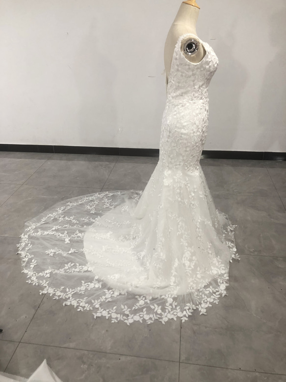 上品 ウエディングドレス ホワイト ソフトチュール リーフ刺繍 キャミソール マーメイドライン 憧れのドレス 4枚目の画像