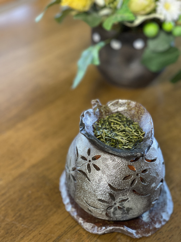 【再販】お茶の香りと可愛いお花の灯りが楽しい焼き締め茶香炉3点セット 12枚目の画像
