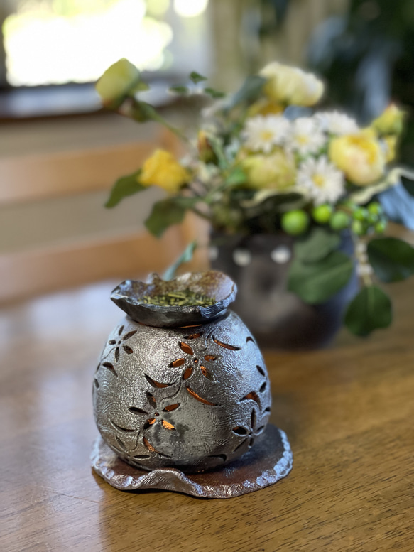 【再販】お茶の香りと可愛いお花の灯りが楽しい焼き締め茶香炉3点セット 11枚目の画像