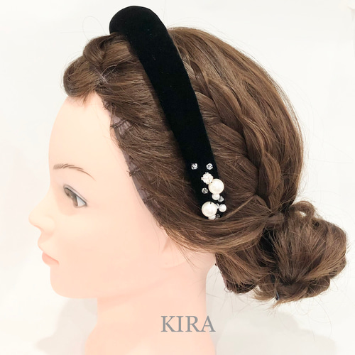 美品　acca ブラック ベルベット カチューシャ 美品 acca ブラック ベルベット カチューシャ 存在感たっぷりな