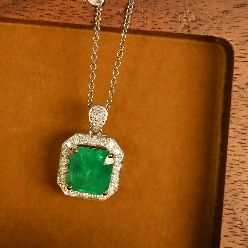 ダイヤ エメラルド ネックレス トップ 楽天市場】エメラルド