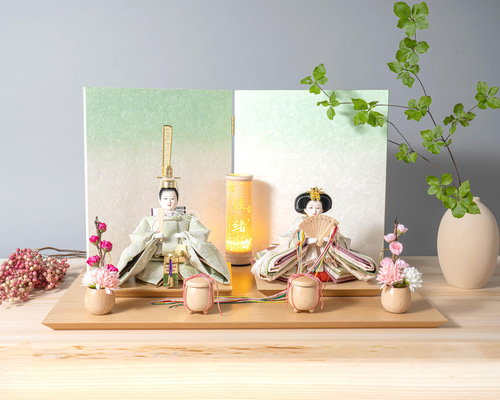 ことのひな人形（0345）（だいち）平台｜行燈付き｜コンパクトな雛人形