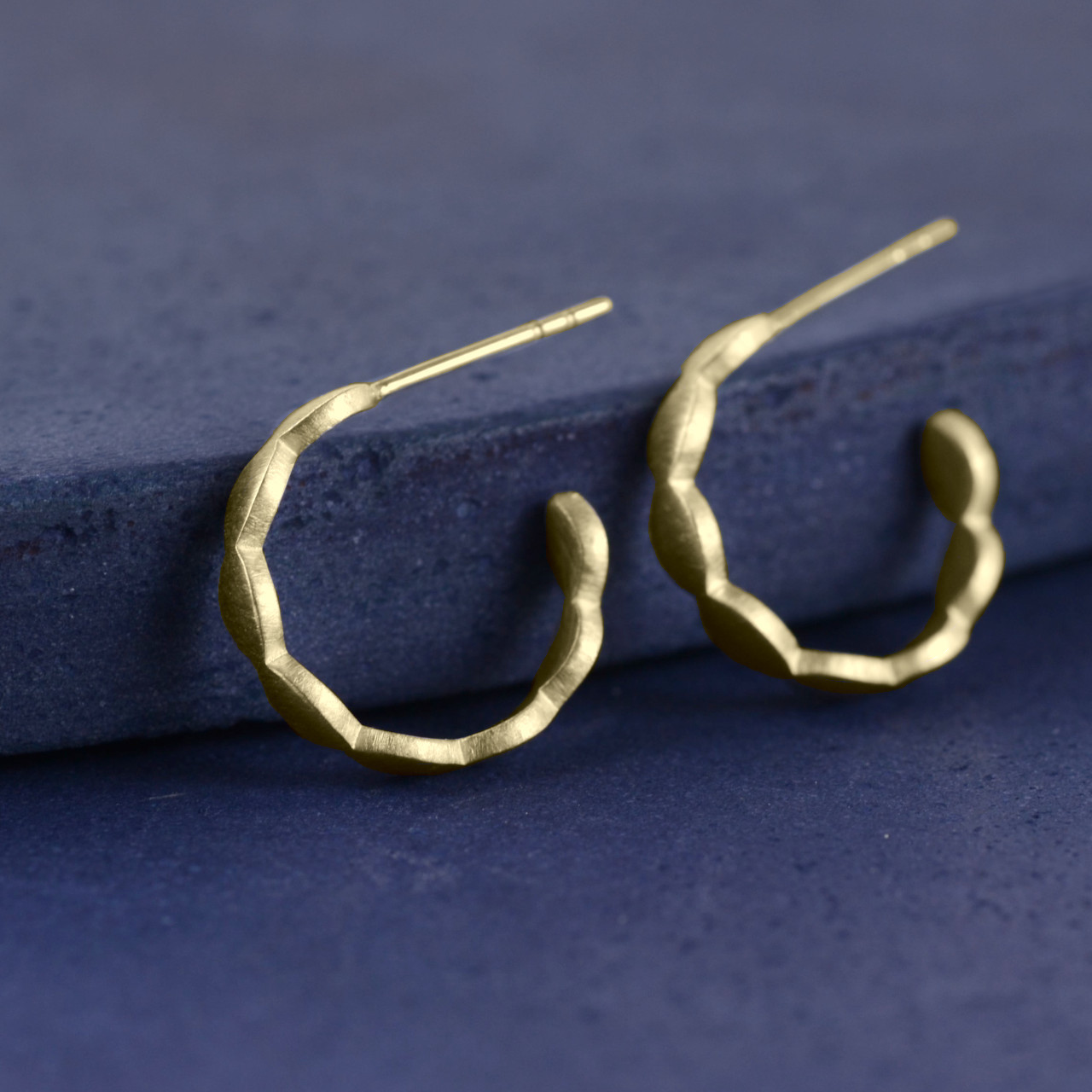 【K10YG】 マーキスシェイプのフープピアス