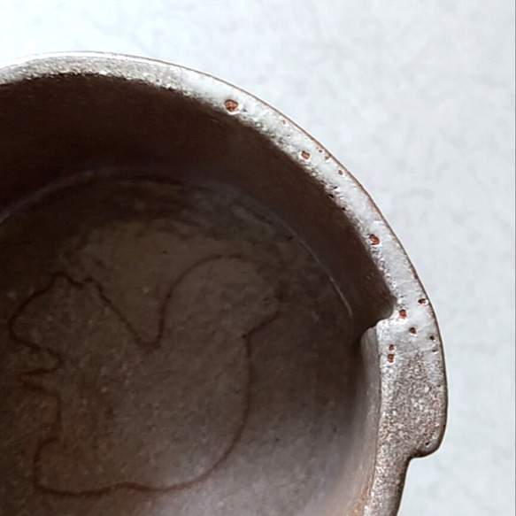 陶の小鉢・デザートカップ【キュートなリス(あめ茶色＆アイスグレー)】 10枚目の画像