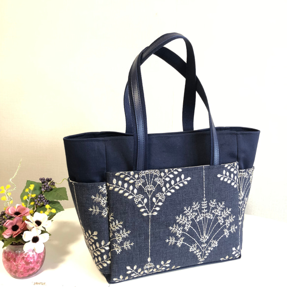 少し大き目なトートバック インポート刺繡生地×ブルー系 トートバッグ 