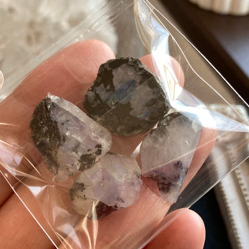 旧家蔵出希少レア時代キラキラ鉱石（おそらく黒雲母？）大小サイズ当時物コレクション Amazon.co.jp: 50-100 グラムの天然黒雲母クリスタル原石教育