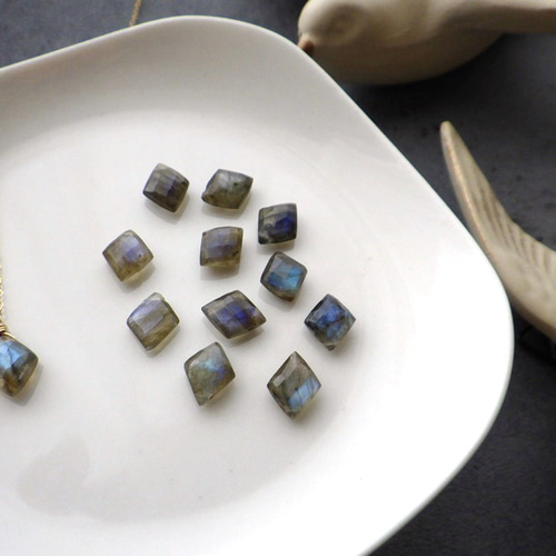 天然石のネックレス □ 揺れるスピカ 7種類展開 □ ブラック